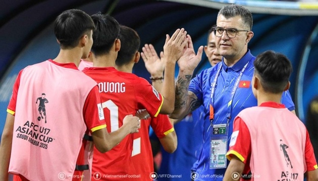 U16 Vietnam prepares for the Asian tournament with coach Cristiano Roland.