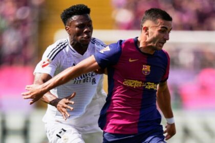 Barcelona có màn ngược dòng xuất sắc trước Real.